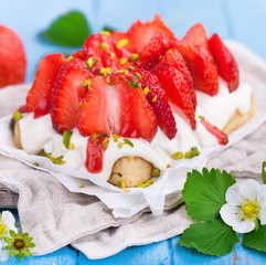 frisches Erdbeerdessert