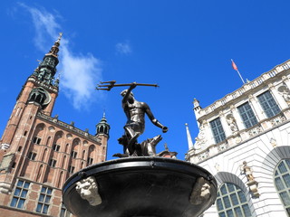 Fototapeta premium Neptune Fountain and city hall in Gdansk - Poland