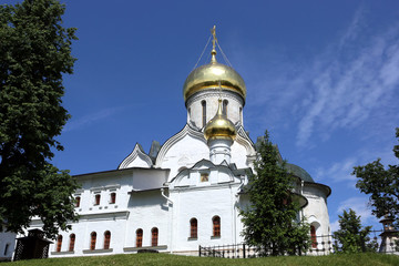 Fototapeta na wymiar Рождественский собор Саввино-Сторожевского монастыря.