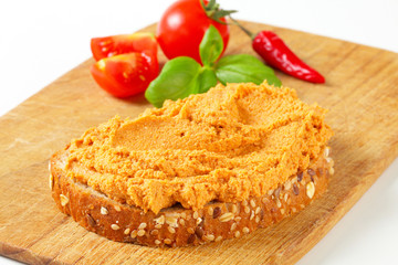 Bread with vegetable spread