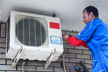 Air conditioner worker