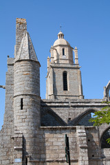 Fototapeta na wymiar Kościół Saint Guénolé Batz sur mer