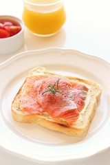Smoked salmon open sandwich
