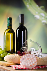 Naklejka premium wein mit essen