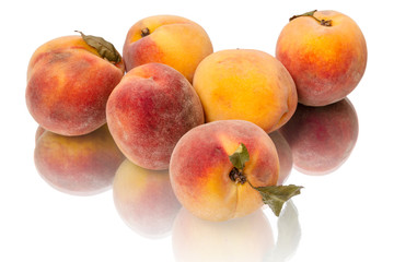 Six juicy peaches