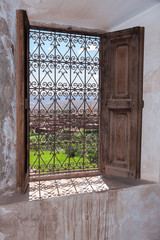Fenêtre sur village marocain - 53958216