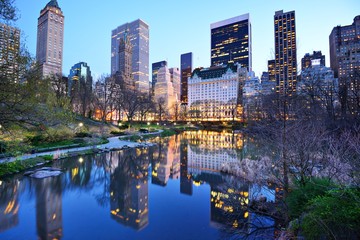 Naklejka premium Jezioro Central Park w Nowym Jorku