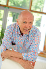 Best Ager Geistig Fit Portrait &auml;lterer Herr