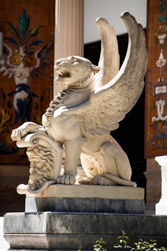 Lions for entry of Palacio de Velasquez in Buen Retiro