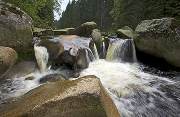 am Gebirgsfluss