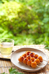 日本茶とみたらし団子