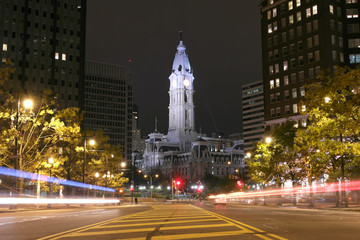 Fototapeta na wymiar Philadelphia City Hall w nocy budynek