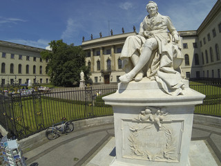 Statue von Alexander von Humboldt Universität Berlin