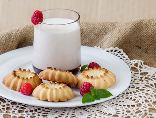 Cookie with milk