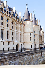Fototapeta na wymiar Conciergerie palace in Paris