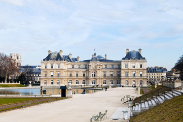 Obraz premium view of Luxembourg Palace in Paris in early spring