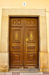 Fototapeta na wymiar Don Benito, Badajoz, puerta principal de una casa