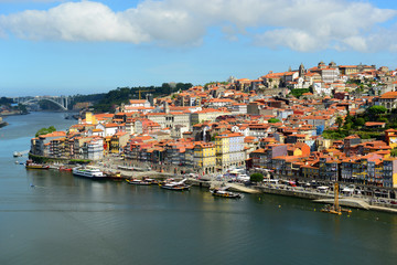 Fototapeta na wymiar Porto Stare Miasto i River Side View, Porto, Portugalia