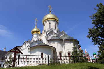Fototapeta na wymiar Рождественский собор Саввино-Сторожевского монастыря.
