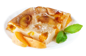 Peach cake with mint