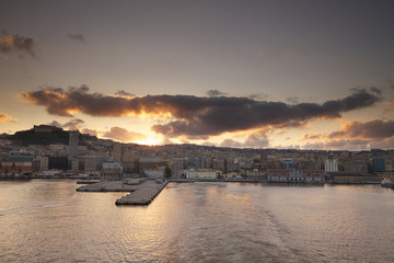 Molo di Napoli al tramonto
