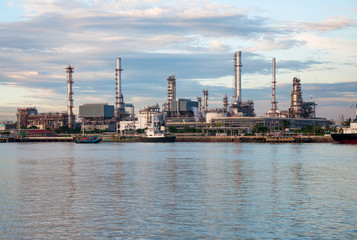 Fototapeta na wymiar Oil refinery factory at Thailand