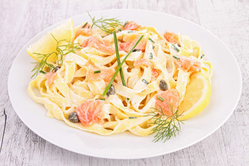 pasta with cream and salmon