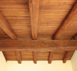SOTTOTETTO DI LEGNO