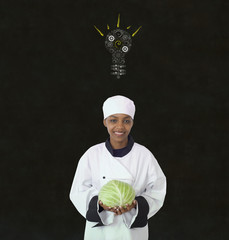 Naklejka premium Gear lightbulb idea African woman chef on blackboard background