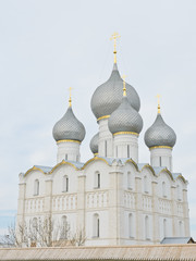 Fototapeta na wymiar Katedra Wniebowzięcia w Rostów Kremla, Rosja