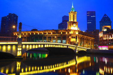Fototapeta na wymiar Shanghai Bund European ancient buildings of night
