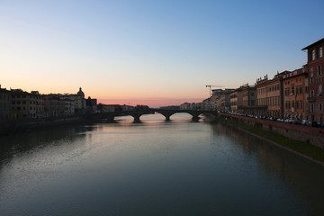 Fototapeta na wymiar フィレンツェ　アルノ川の夕景