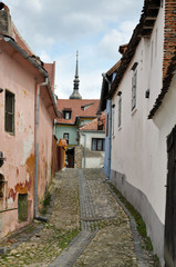 Fototapeta na wymiar Ulica w Sighisoara średniowiecznego miasta, w Rumunii