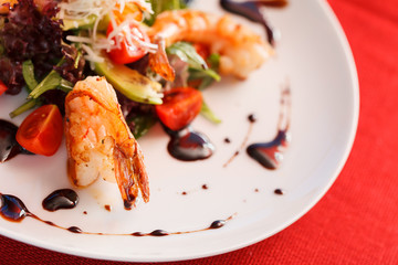 salad with shrimps