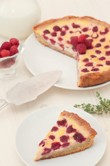 Fruit tart with raspberry and white chocolate
