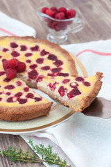 Fruit tart with raspberry and white chocolate