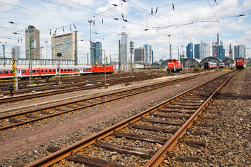 Fototapeta na wymiar Frankfurter Skyline vom Hauptbahnhof gesehen