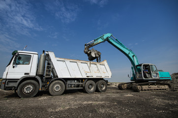 dredger loading truck