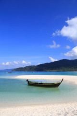 Obraz na płótnie Canvas Clear water and blue sky. Lipe island, Thailand