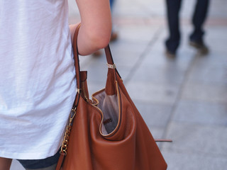 Einladung für Handtaschenräuber