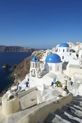 Naklejka premium Santorini Grecja Oia Village Niebieski Kościół Architektura Kopuły