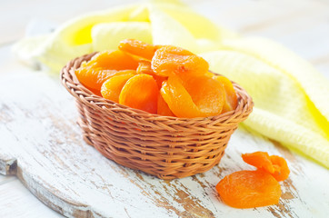 dry apricots