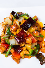 Kai Pad Med Mamuang Himmapan