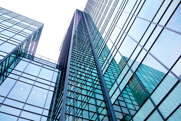 Fototapeta na wymiar modern building made of glass and steel