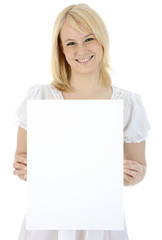 Fototapeta premium Frau im Nachthemd mit leerem Schild