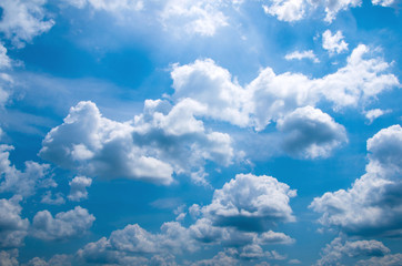 Fototapeta na wymiar błękitne niebo
