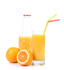 Orange juice and slices