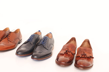 drei Paar Schuhe