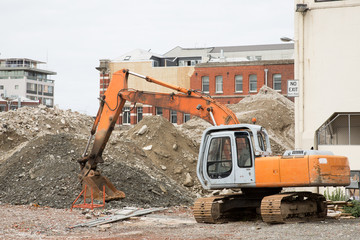 Demolition of a house in urban surroundings