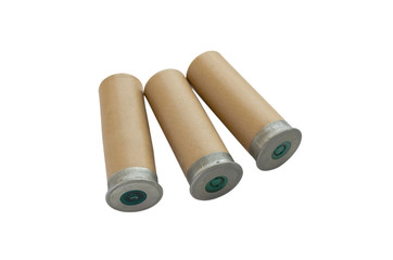 Патроны к ракетнице на белом фоне